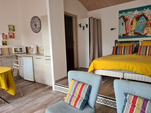 1 chambre, fer et planche à repasser, Wi-Fi gratuit, draps fournis