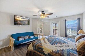 4 Schlafzimmer, Bügeleisen/Bügelbrett, kostenloses WLAN, Bettwäsche