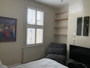 Apartment, 1 Queen-Bett | 1 Schlafzimmer, Bügeleisen/Bügelbrett, kostenloses WLAN, Bettwäsche