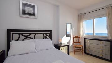 2 slaapkamers, een strijkplank/strijkijzer