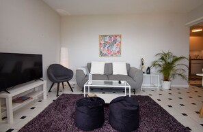 TV - Ref: 312 Top floor 2 bed apartment in Torreblanca with sea views (Fuengirola)