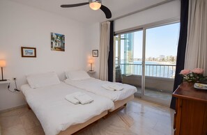 2 bedrooms, in-room safe, iron/ironing board, free WiFi