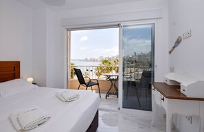 2 chambres, fer et planche à repasser