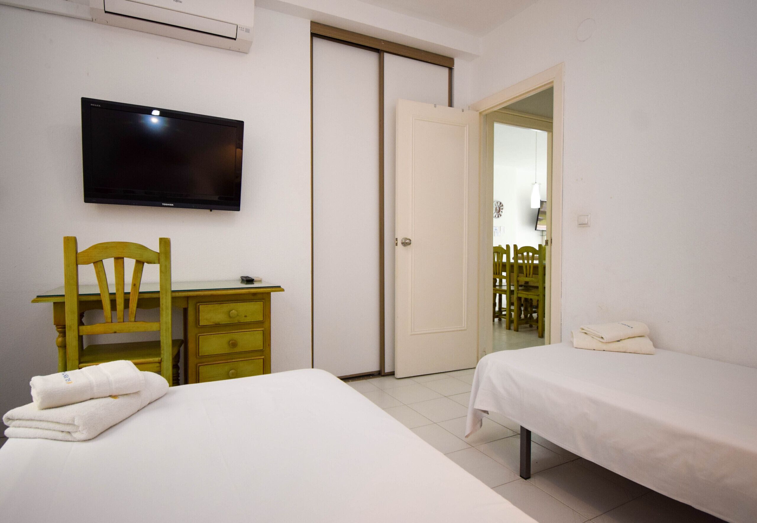 2 bedrooms, in-room safe, iron/ironing board, wheelchair access