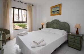 2 bedrooms, in-room safe, iron/ironing board, wheelchair access - Ref: 282 Apartment in beachfront complex with garden and pool view (Fuengirola)