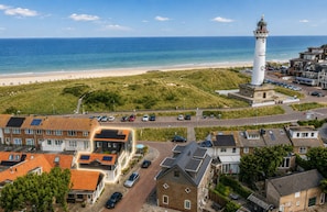 Exterior - Top location! Next to the lighthouse, beach 50m SAND (Egmond aan Zee)