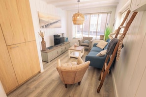 Smart TV, books - Top location! Next to the lighthouse, beach 50m SAND (Egmond aan Zee)