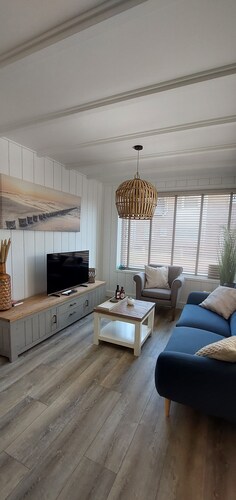 Top Lage! Neben Leuchtturm, Meer 50m SAND