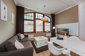 Télévision, chaîne hi-fi