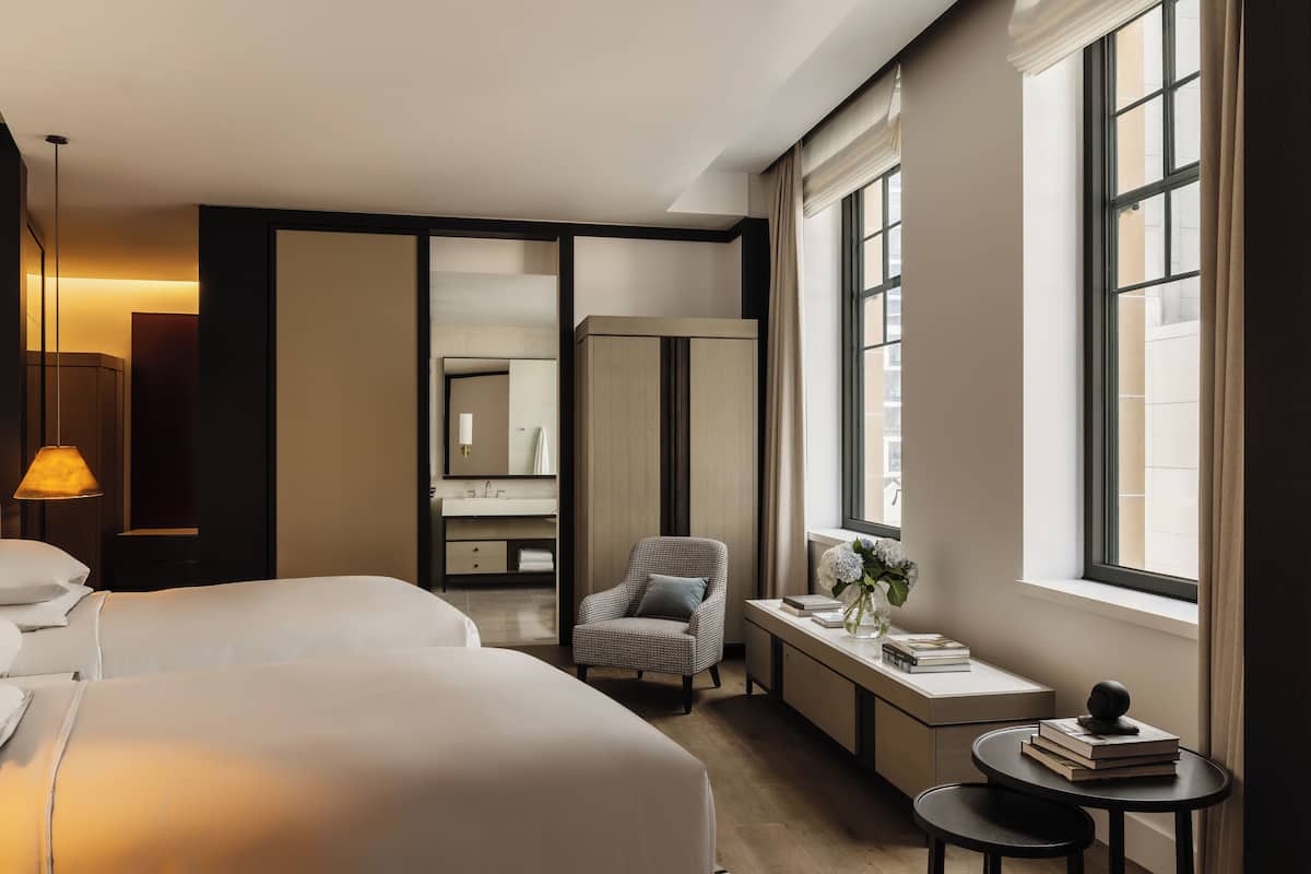 尊貴雙床房 | 意大利 Frette 床單、高級寢具、羽絨被、特厚豪華床墊