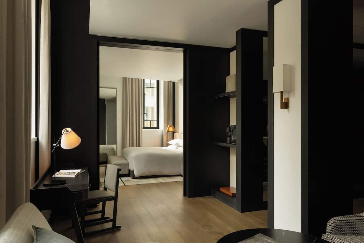 Deluxe Suite, 1 King Bed