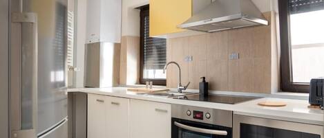 Grand Apartment | Private kitchen | Full-sized fridge, microwave, oven, dishwasher