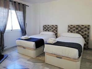 2 bedrooms, iron/ironing board, WiFi, bed sheets - Top Floor 2 Bedroom Duplex 360º views F-5 (Marbella)