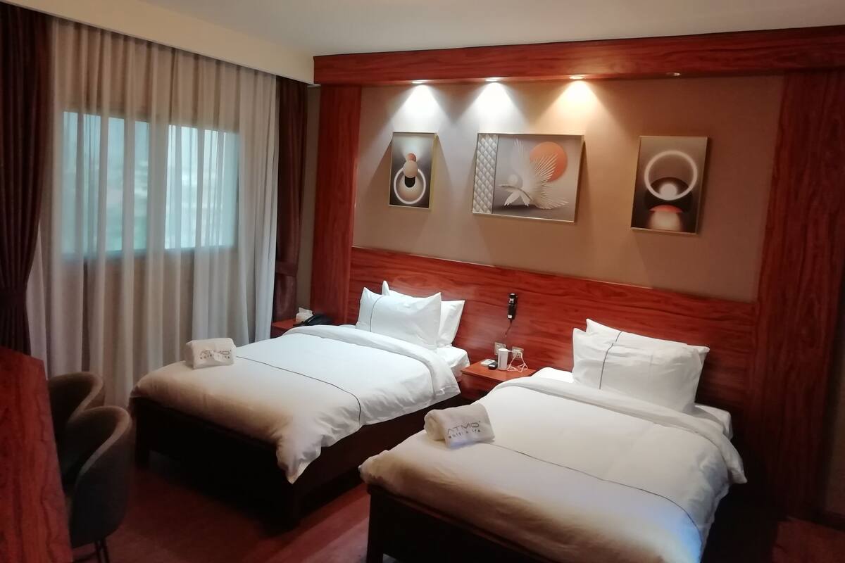 舒适双床房 | Select Comfort 床、迷你吧、笔记本电脑工作区、免费 WiFi