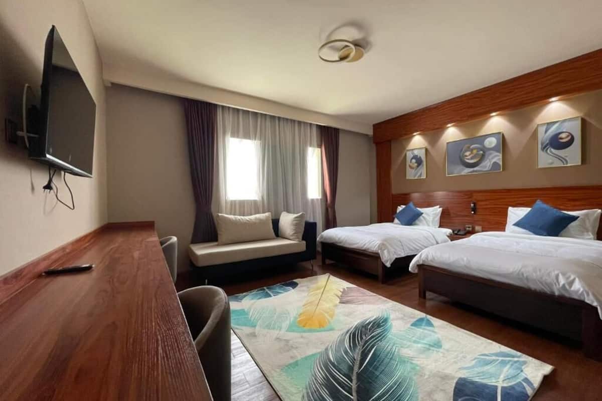 1 bedroom, select comfort beds, minibar, laptop workspace