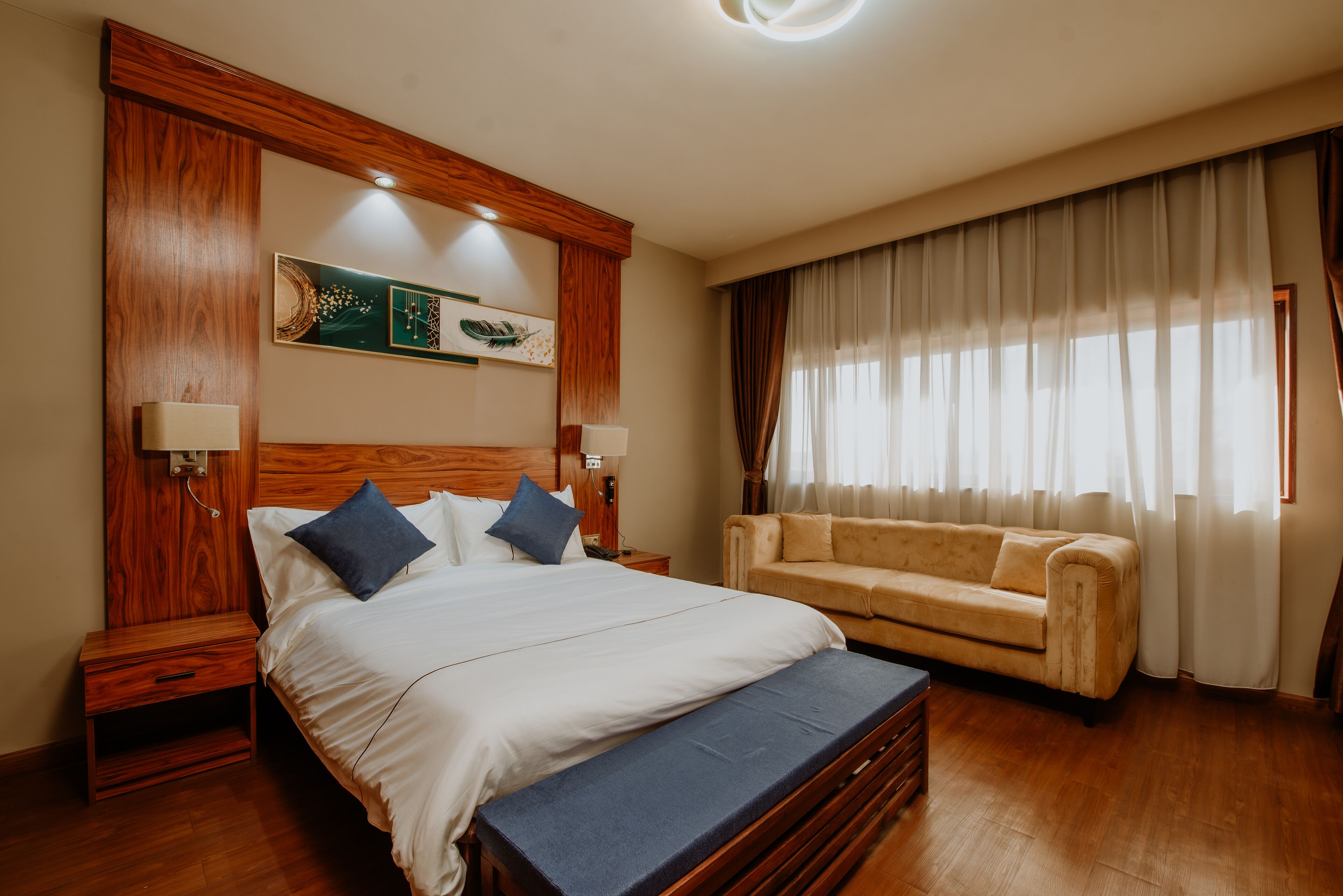 comfort suite | 1 bedroom, select comfort beds, minibar, laptop workspace