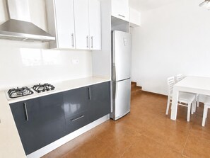 Fridge, microwave, dishwasher, coffee/tea maker