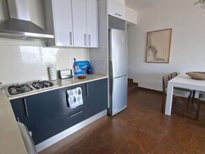 Fridge, microwave, dishwasher, coffee/tea maker - Lovely Seaside Apartment with Garden & Terrace in Cap Ras, Llançà - Pet Friendly (Llançà)