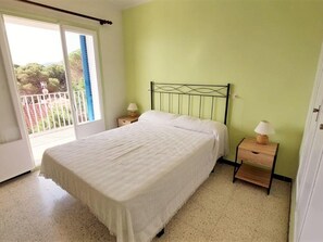 2 bedrooms