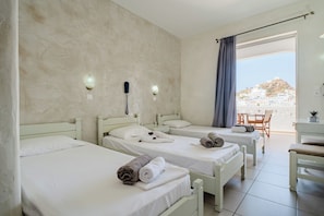 In-room safe, blackout curtains, soundproofing, free WiFi - SUNRISE HOTEL (Ios)