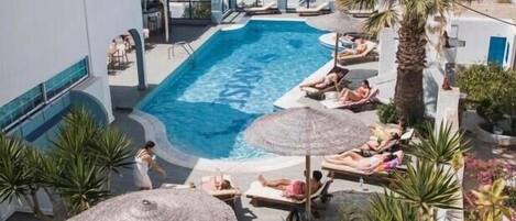 Piscina externa sazonal