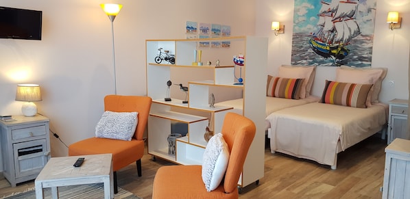 1 habitación, tabla de planchar con plancha, wifi gratis y ropa de cama 