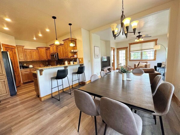 Interior - Modern Mountain Family Condo Near Grand Targhee + Driggs (Driggs)