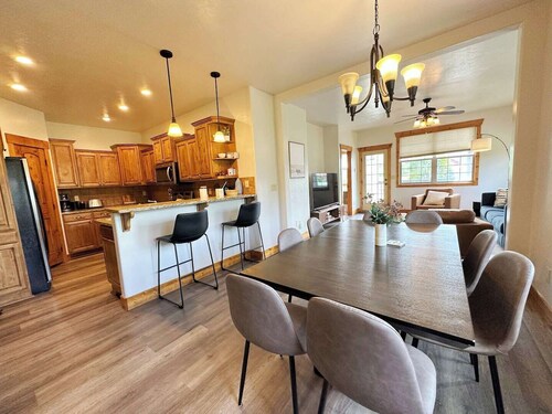 Modern Mountain Family Condo Near Grand Targhee + Driggs