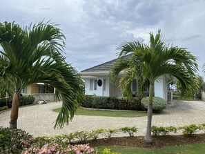 Property grounds - OCHO RIOS, BEACH/POOL, FULLY A/C, GATED 24hr Security, SLEEP 6 (Priory)