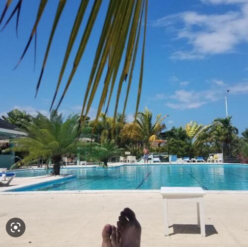 OCHO RIOS, BEACH/POOL, FULLY A/C, GATED 24hr Security, SLEEP 6