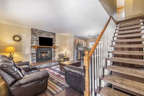 Welcome to Sixth Fairway in Estes Park! #3061