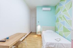 Classic Single Room | Egyptian cotton sheets, premium bedding, down comforters, desk - Alloggi Costantini (Rome)