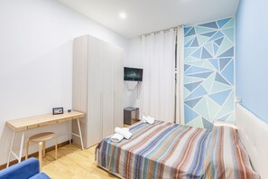 Superior Room | Egyptian cotton sheets, premium bedding, down comforters, desk - Alloggi Costantini (Rome)
