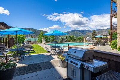 Stunning Poolside Condo - Wineries - Lake - Marina