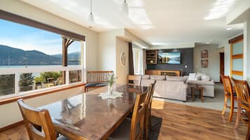 Smart TV, fireplace, DVD player