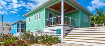 Curly Tail Cottage - Guana Cay, in the Settlement