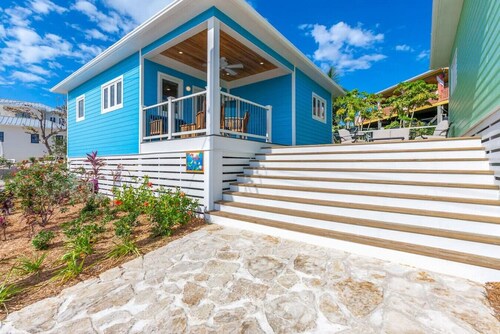 Turtle Dreams - Guana Cay, In the Settlement