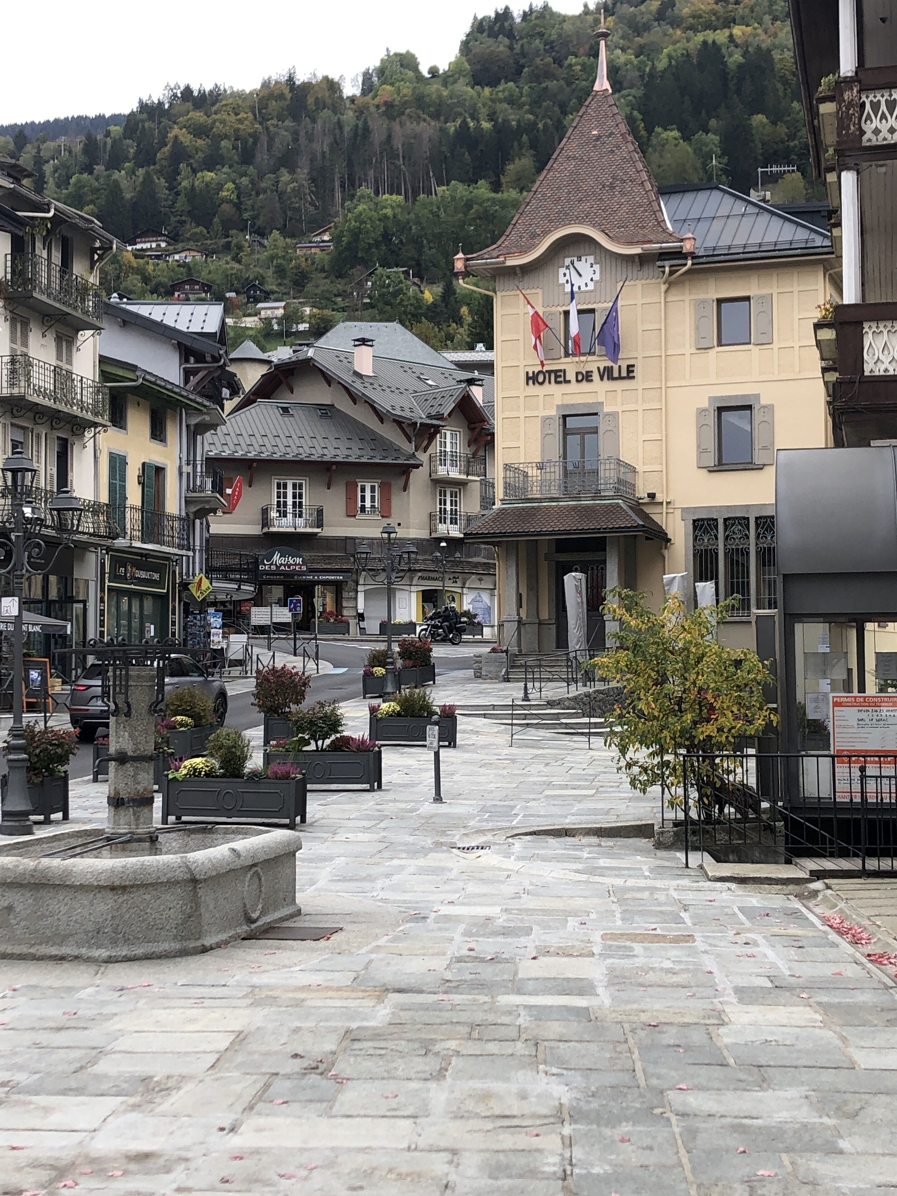 Family apartment in the village center with direct access to the cable