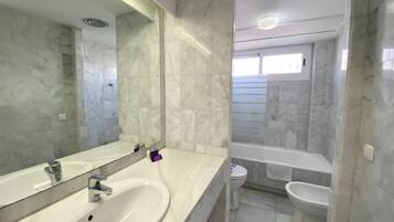 Shower, hair dryer, shampoo