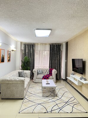 TV - Cozy apartment in Kilimani (Nairobi)