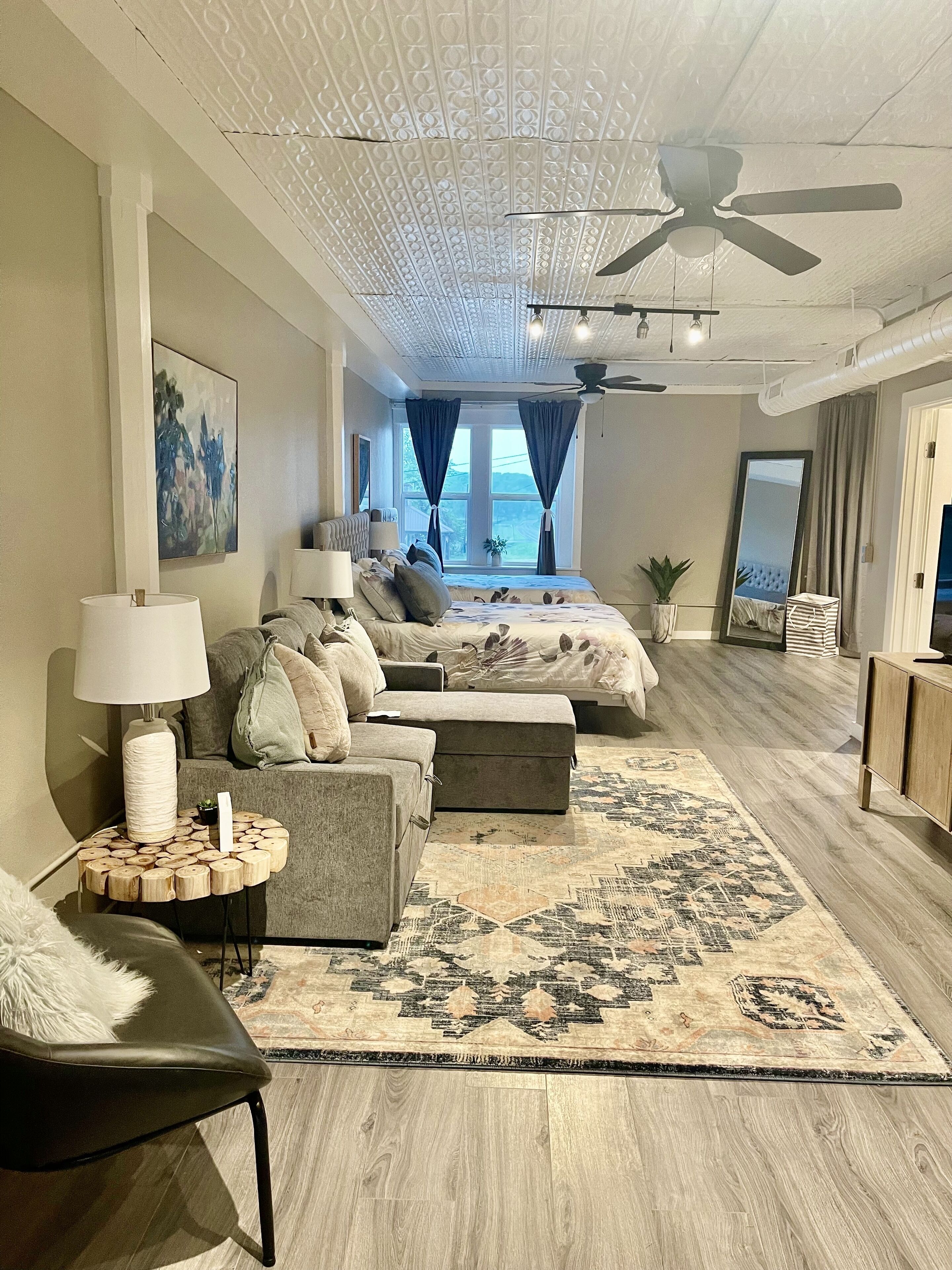 Lovely one bedroom loft