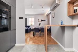 Fridge, microwave, oven, stovetop - Stylish Apartment | 2 Bedrooms | Close to Market Square (Wroclaw)
