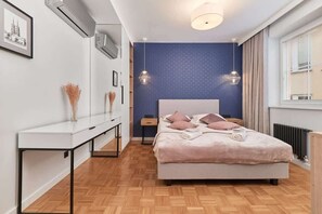 2 habitaciones, escritorio, tabla de planchar con plancha y wifi 