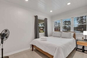 4 chambres, fer et planche à repasser, Wi-Fi, draps fournis