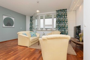TV - Słomińskiego 5 | Near Dworzec Gdański | 2 Bedroom (Warszawa)