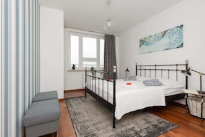2 bedrooms, iron/ironing board, WiFi, bed sheets