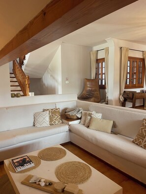 Smart TV, books - Authentic & spacious Villa with amazing pool (Santa Gertrudis de Fruitera)