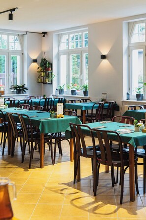 매일 유럽식 아침 식사(1인당 PLN 50)