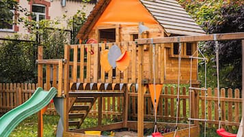 Children’s play area – outdoor