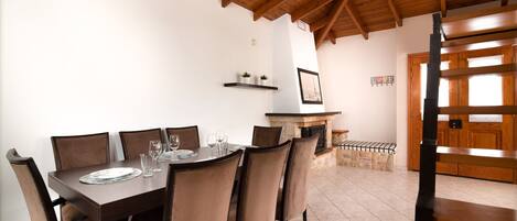 Classic Double Room | Dining room